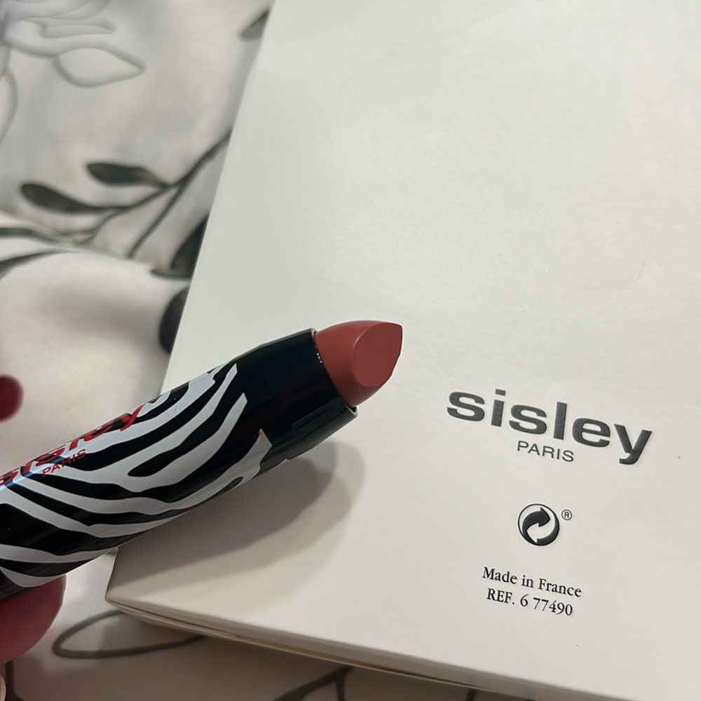 New SISLEY PARIS Phyto-Lip Twist Matte #19 Ballet
Travel Size .03/1 gram - Picture 5 of 5